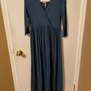 Size small maternity dress.